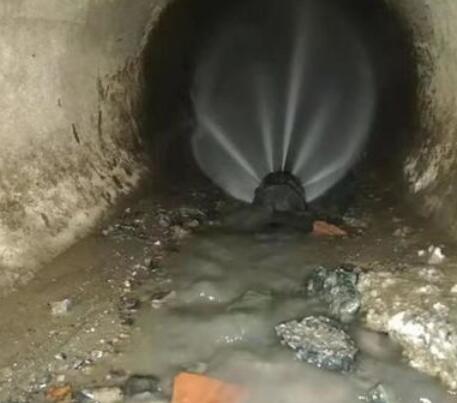 火炬开发区街道市政管道清淤