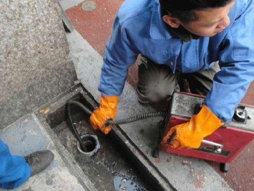 火炬开发区街道疏通下水道